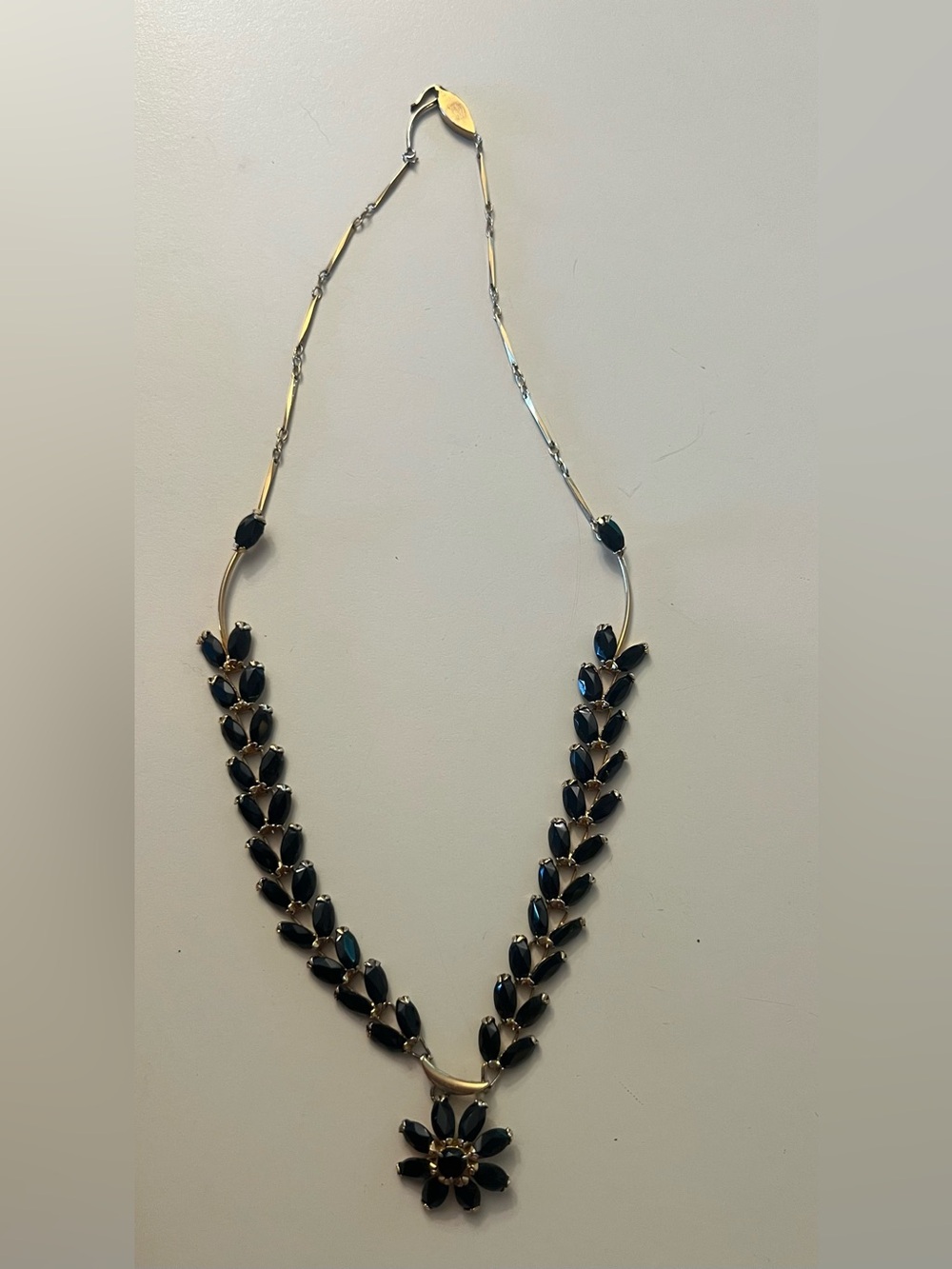 Black Marquise Stone Floral Pendant w/ gold-tone Necklace vintage mid century